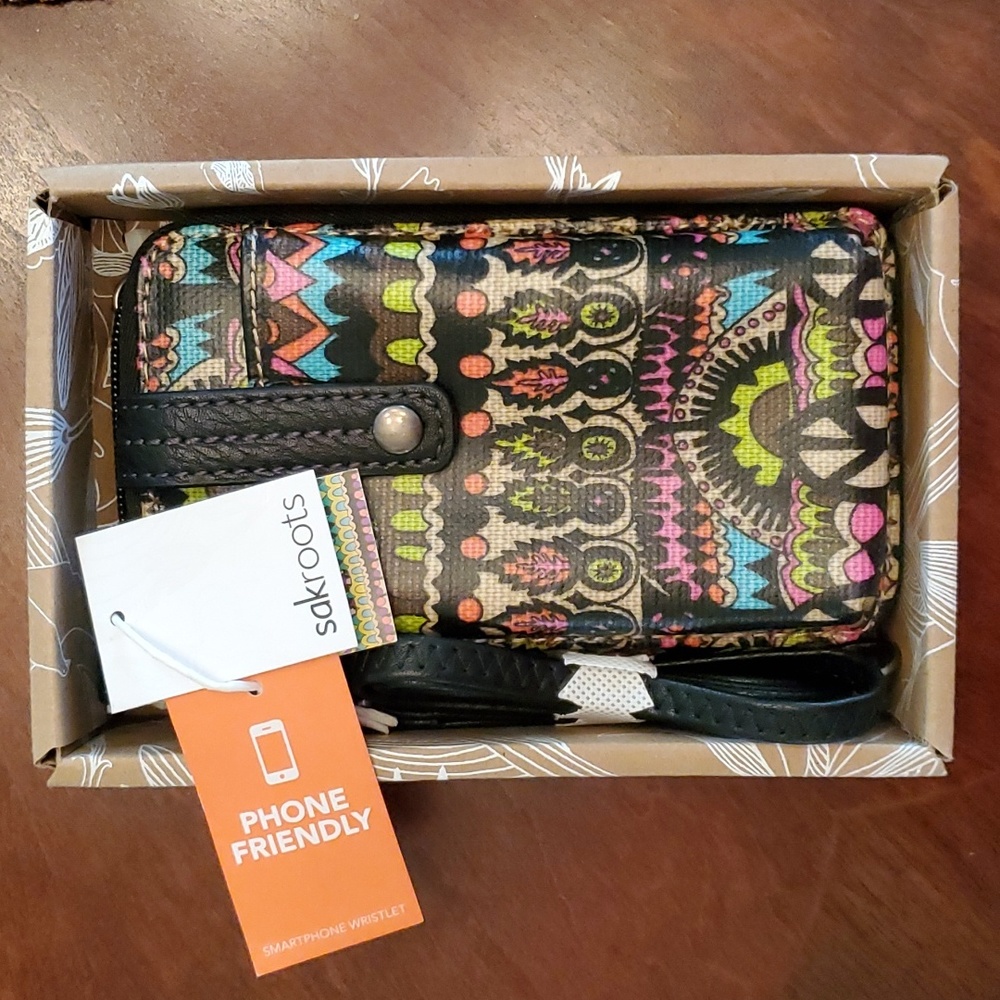 Sakroots smartphone wristlet NWT in box